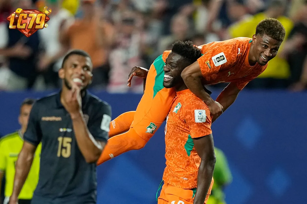 Amad Diallo và Ibrahim Sangare ăn mừng bàn thắng phút 90 của Bờ Biển Ngà vs Ecuador World Cup 2026